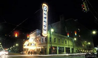 Econo Lodge Inn & Suites Memphis